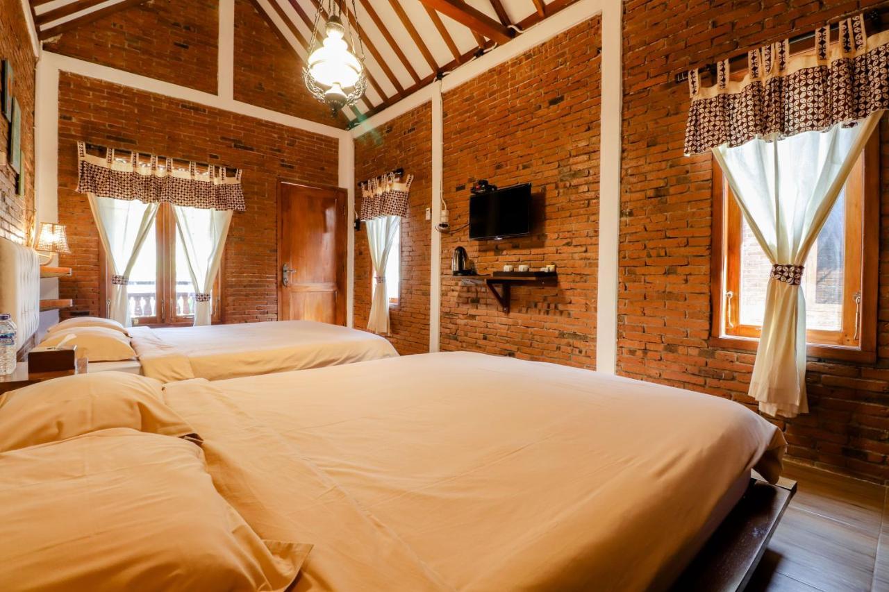 Omah Teras Bata Guesthouse ジョグジャカルタ エクステリア 写真